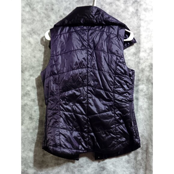 Chico's Down Puffer Vest Wmn's Sz 0 / S / 4 purple snap & zip - Picture 2 of 2